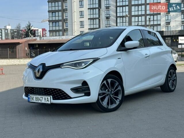 Белый Рено Зое, объемом двигателя 0 л и пробегом 98 тыс. км за 12999 $, фото 1 на Automoto.ua