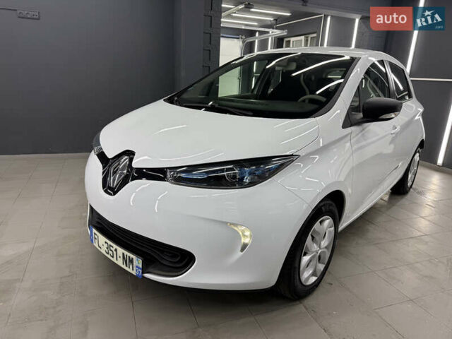 Белый Рено Зое, объемом двигателя 0 л и пробегом 53 тыс. км за 9900 $, фото 1 на Automoto.ua