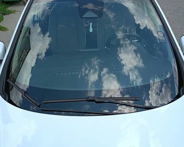 Білий Рено Зое, об'ємом двигуна 0 л та пробігом 160 тис. км за 11200 $, фото 1 на Automoto.ua