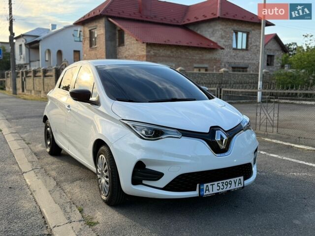 Белый Рено Зое, объемом двигателя 0 л и пробегом 140 тыс. км за 13900 $, фото 1 на Automoto.ua