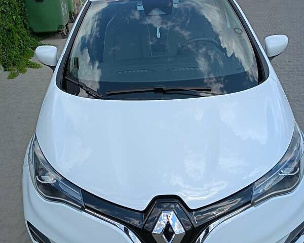 Белый Рено Зое, объемом двигателя 0 л и пробегом 160 тыс. км за 11200 $, фото 1 на Automoto.ua