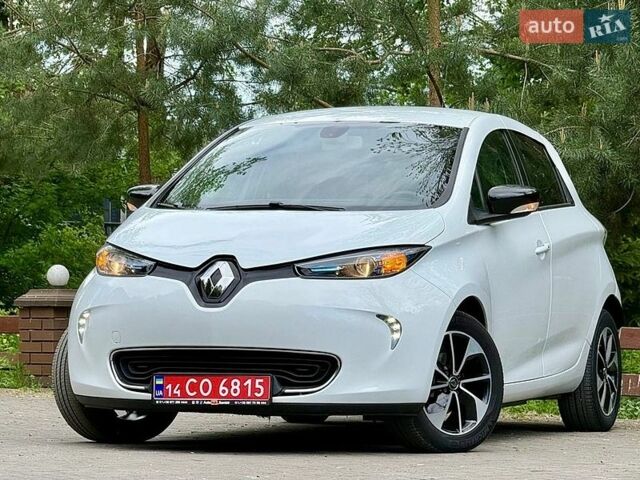 Белый Рено Зое, объемом двигателя 0 л и пробегом 80 тыс. км за 10500 $, фото 1 на Automoto.ua