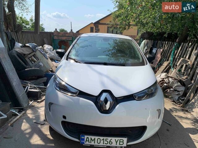 Білий Рено Зое, об'ємом двигуна 0 л та пробігом 100 тис. км за 7500 $, фото 1 на Automoto.ua