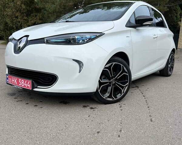 Белый Рено Зое, объемом двигателя 0 л и пробегом 70 тыс. км за 11000 $, фото 1 на Automoto.ua
