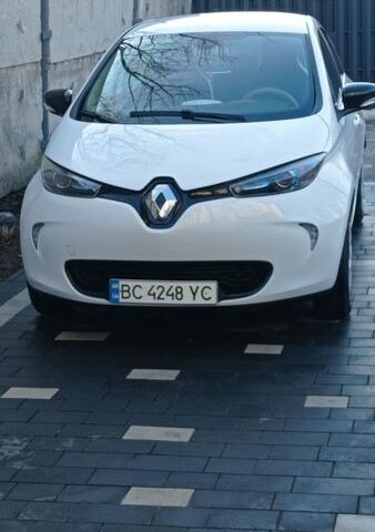 Белый Рено Зое, объемом двигателя 0 л и пробегом 81 тыс. км за 7100 $, фото 1 на Automoto.ua