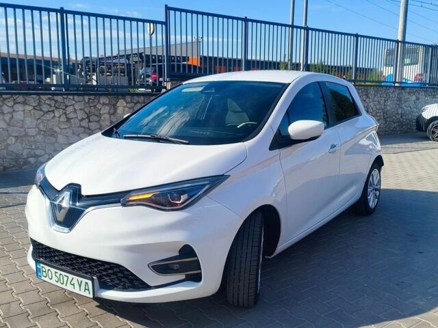 Белый Рено Зое, объемом двигателя 0 л и пробегом 68 тыс. км за 12999 $, фото 1 на Automoto.ua