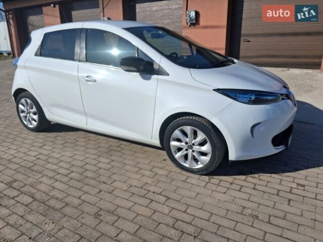 Белый Рено Зое, объемом двигателя 0 л и пробегом 73 тыс. км за 9900 $, фото 1 на Automoto.ua