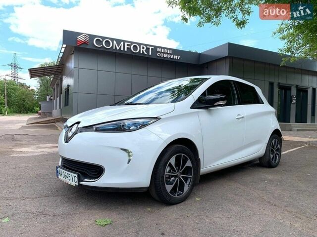 Белый Рено Зое, объемом двигателя 0 л и пробегом 73 тыс. км за 11900 $, фото 1 на Automoto.ua