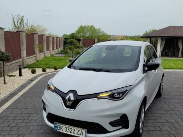 Белый Рено Зое, объемом двигателя 0 л и пробегом 37 тыс. км за 12599 $, фото 1 на Automoto.ua