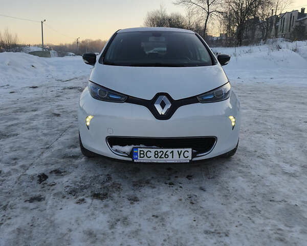 Білий Рено Зое, об'ємом двигуна 0 л та пробігом 42 тис. км за 12000 $, фото 1 на Automoto.ua
