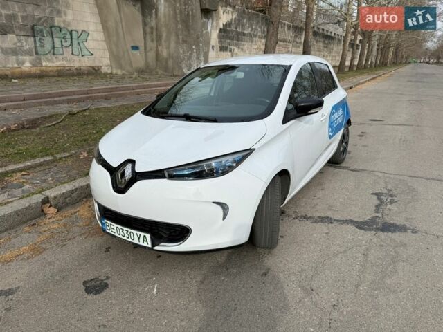 Белый Рено Зое, объемом двигателя 0 л и пробегом 70 тыс. км за 11600 $, фото 1 на Automoto.ua