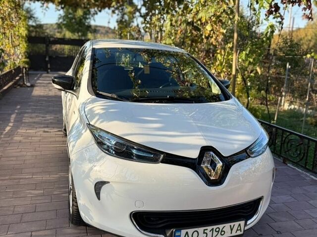 Білий Рено Зое, об'ємом двигуна 0 л та пробігом 119 тис. км за 10400 $, фото 1 на Automoto.ua
