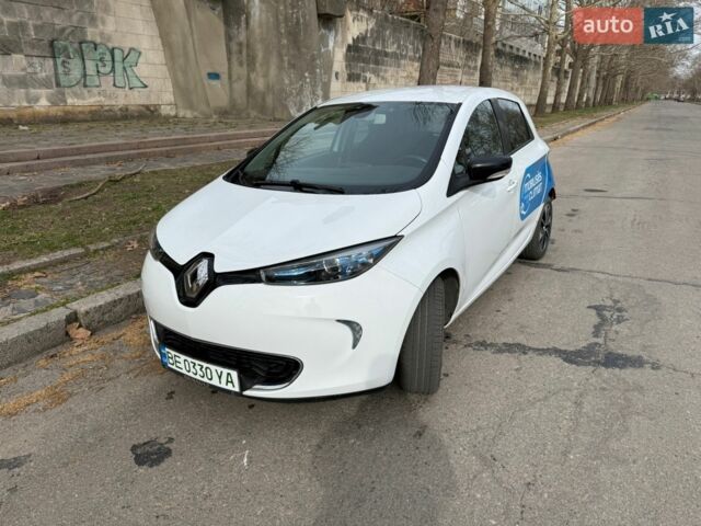Белый Рено Зое, объемом двигателя 0 л и пробегом 71 тыс. км за 10600 $, фото 1 на Automoto.ua