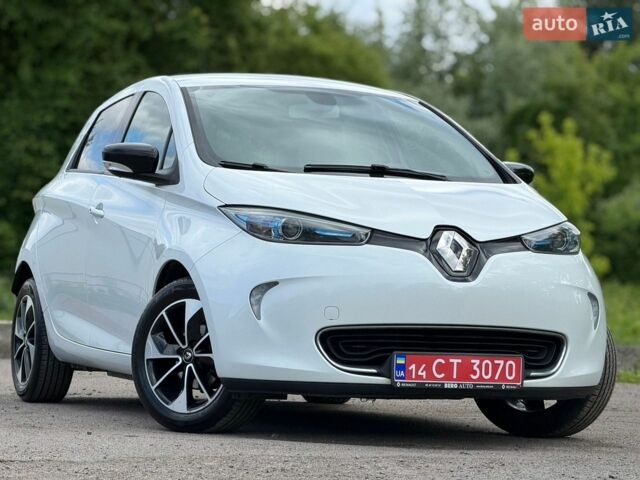 Белый Рено Зое, объемом двигателя 0 л и пробегом 130 тыс. км за 10499 $, фото 1 на Automoto.ua