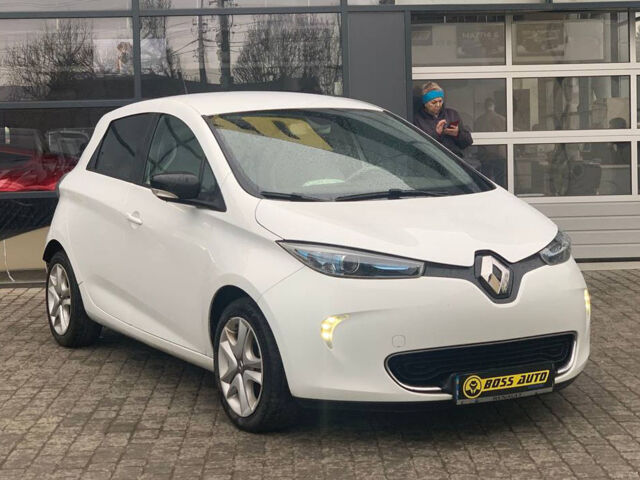 Белый Рено Зое, объемом двигателя 44 л и пробегом 82 тыс. км за 9900 $, фото 1 на Automoto.ua