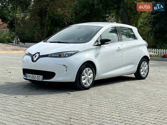 Белый Рено Зое, объемом двигателя 0 л и пробегом 25 тыс. км за 9700 $, фото 1 на Automoto.ua