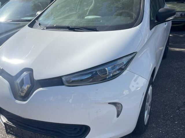 Білий Рено Зое, об'ємом двигуна 0 л та пробігом 100 тис. км за 6000 $, фото 1 на Automoto.ua