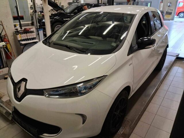 Белый Рено Зое, объемом двигателя 0 л и пробегом 63 тыс. км за 9892 $, фото 1 на Automoto.ua