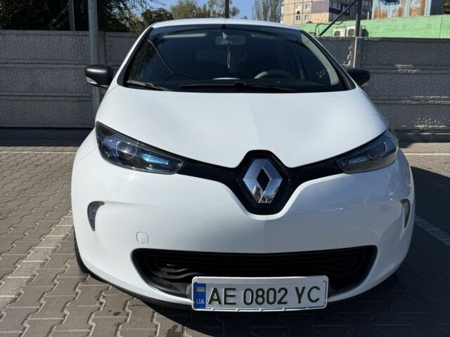 Білий Рено Зое, об'ємом двигуна 0 л та пробігом 130 тис. км за 11547 $, фото 1 на Automoto.ua