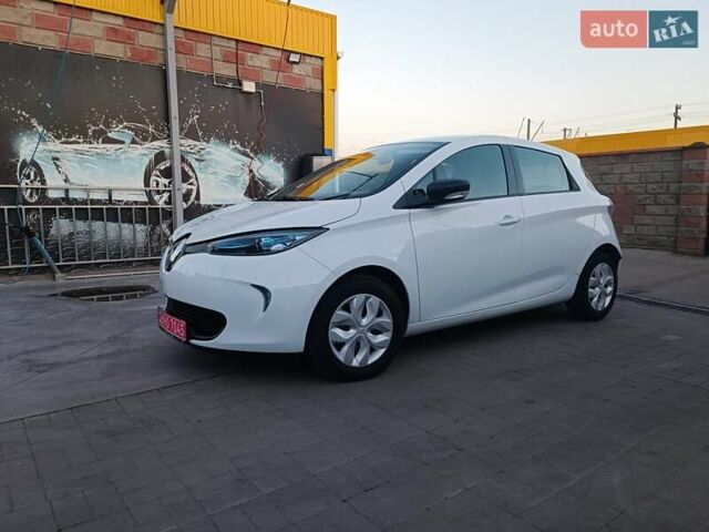 Рено Зое 2019 в Луцке на Automoto.ua Белый Рено Зое, объемом двигателя 0 л и пробегом 65 тыс. км за 10200 $, фото 1 на Automoto.ua