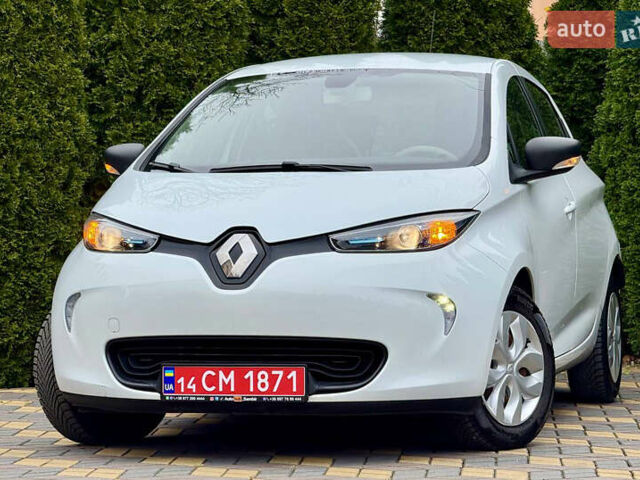 Белый Рено Зое, объемом двигателя 0 л и пробегом 38 тыс. км за 10200 $, фото 1 на Automoto.ua