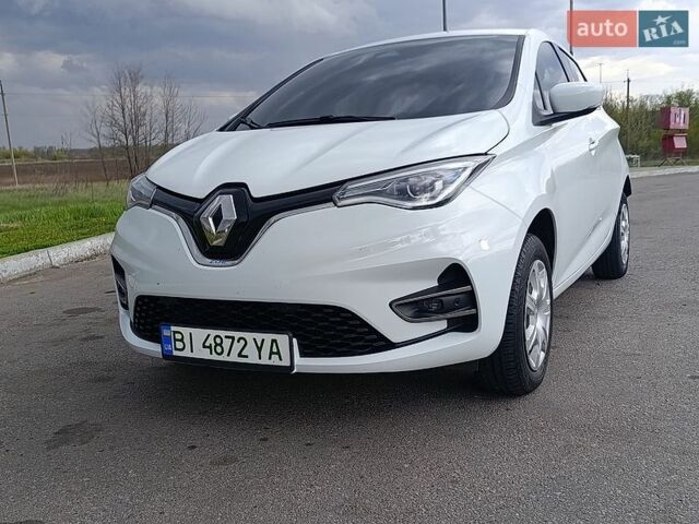 Белый Рено Зое, объемом двигателя 0 л и пробегом 50 тыс. км за 13700 $, фото 1 на Automoto.ua