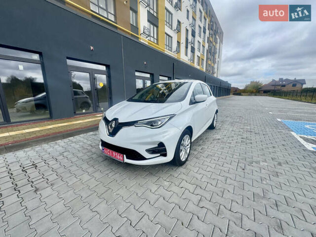 Белый Рено Зое, объемом двигателя 0 л и пробегом 70 тыс. км за 12999 $, фото 1 на Automoto.ua