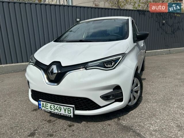 Белый Рено Зое, объемом двигателя 0 л и пробегом 58 тыс. км за 12480 $, фото 1 на Automoto.ua