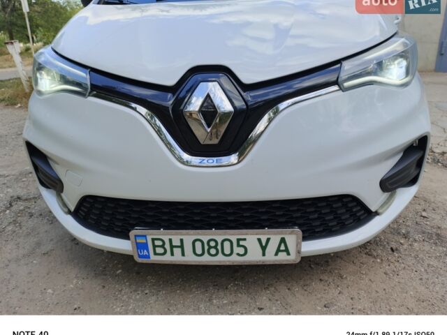 Белый Рено Зое, объемом двигателя 0 л и пробегом 97 тыс. км за 13200 $, фото 1 на Automoto.ua