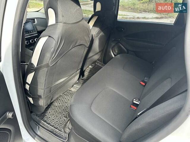 Рено Зое 2020 в Бердичеве на Automoto.ua Белый Рено Зое, объемом двигателя 0 л и пробегом 25 тыс. км за 13400 $, фото 1 на Automoto.ua