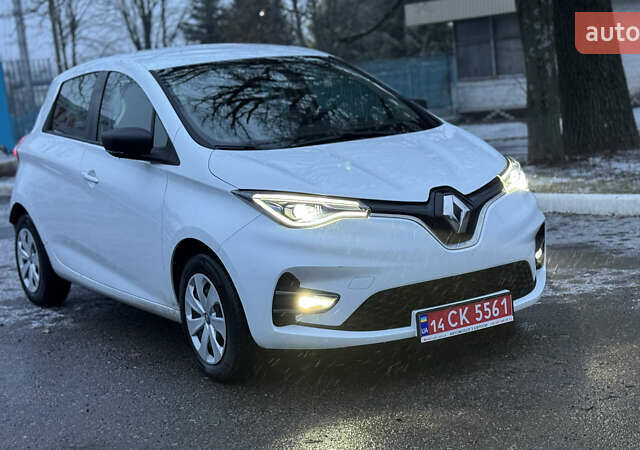 Белый Рено Зое, объемом двигателя 0 л и пробегом 13 тыс. км за 13000 $, фото 1 на Automoto.ua