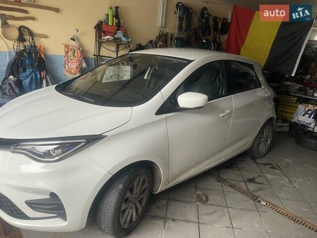 Білий Рено Зое, об'ємом двигуна 0 л та пробігом 40 тис. км за 13200 $, фото 1 на Automoto.ua