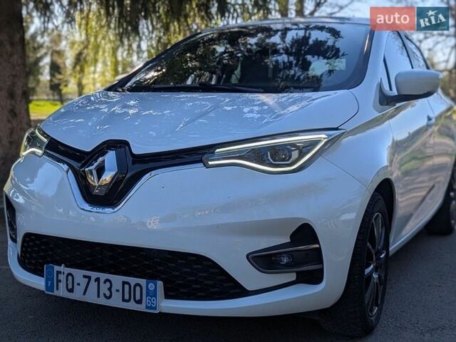 Белый Рено Зое, объемом двигателя 0 л и пробегом 54 тыс. км за 12499 $, фото 1 на Automoto.ua