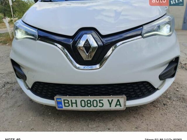 Белый Рено Зое, объемом двигателя 0 л и пробегом 84 тыс. км за 13500 $, фото 1 на Automoto.ua