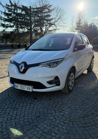 Белый Рено Зое, объемом двигателя 0 л и пробегом 23 тыс. км за 12150 $, фото 1 на Automoto.ua