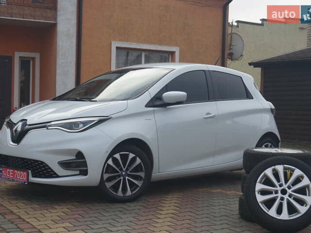 Белый Рено Зое, объемом двигателя 0 л и пробегом 122 тыс. км за 13000 $, фото 1 на Automoto.ua