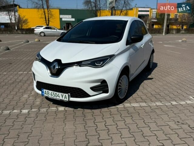 Белый Рено Зое, объемом двигателя 0 л и пробегом 102 тыс. км за 10600 $, фото 1 на Automoto.ua