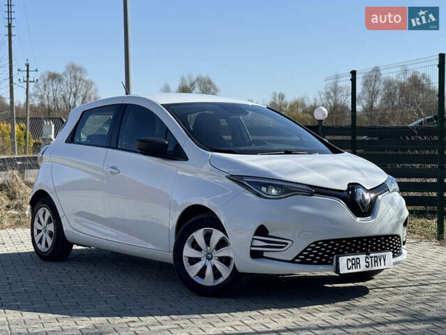 Белый Рено Зое, объемом двигателя 0 л и пробегом 105 тыс. км за 11900 $, фото 1 на Automoto.ua