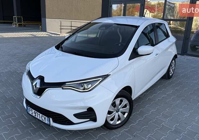 Белый Рено Зое, объемом двигателя 0 л и пробегом 124 тыс. км за 12499 $, фото 1 на Automoto.ua