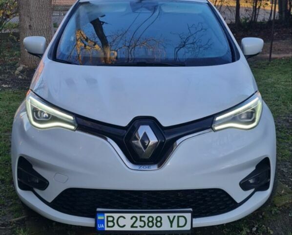 Белый Рено Зое, объемом двигателя 0 л и пробегом 104 тыс. км за 12000 $, фото 1 на Automoto.ua