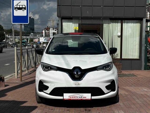 Белый Рено Зое, объемом двигателя 0 л и пробегом 165 тыс. км за 8990 $, фото 1 на Automoto.ua