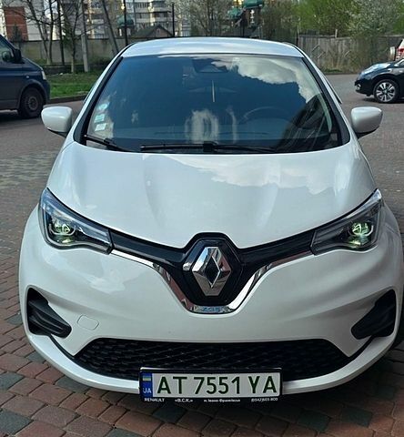 Белый Рено Зое, объемом двигателя 0 л и пробегом 39 тыс. км за 12696 $, фото 1 на Automoto.ua