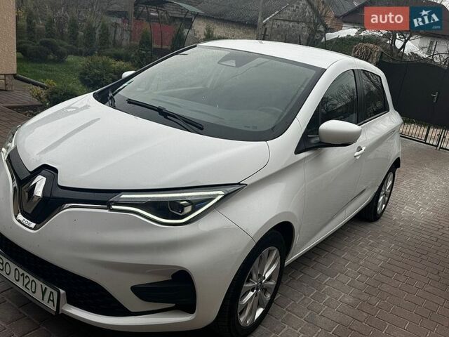 Белый Рено Зое, объемом двигателя 0 л и пробегом 141 тыс. км за 10750 $, фото 1 на Automoto.ua