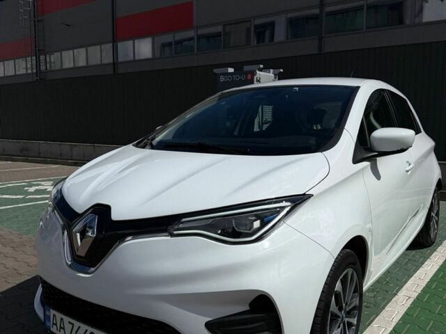 Белый Рено Зое, объемом двигателя 0 л и пробегом 86 тыс. км за 13500 $, фото 1 на Automoto.ua
