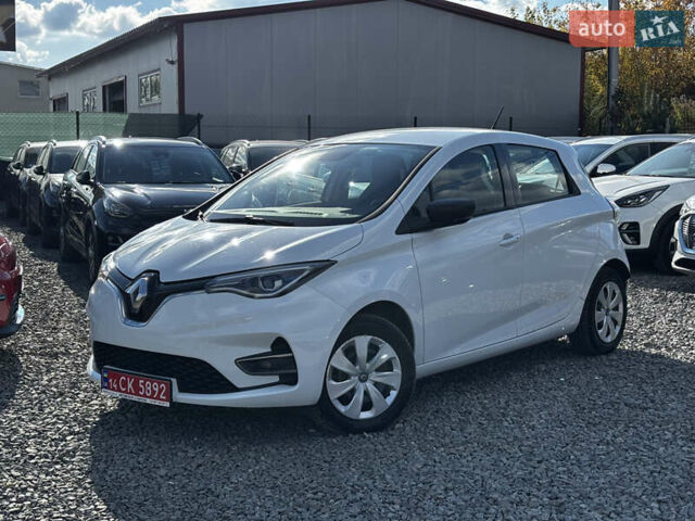 Белый Рено Зое, объемом двигателя 0 л и пробегом 30 тыс. км за 11900 $, фото 1 на Automoto.ua