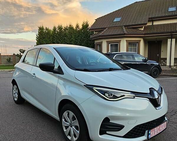 Белый Рено Зое, объемом двигателя 0 л и пробегом 85 тыс. км за 11999 $, фото 1 на Automoto.ua