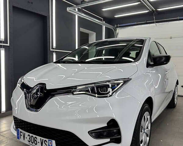 Белый Рено Зое, объемом двигателя 0 л и пробегом 46 тыс. км за 12150 $, фото 1 на Automoto.ua