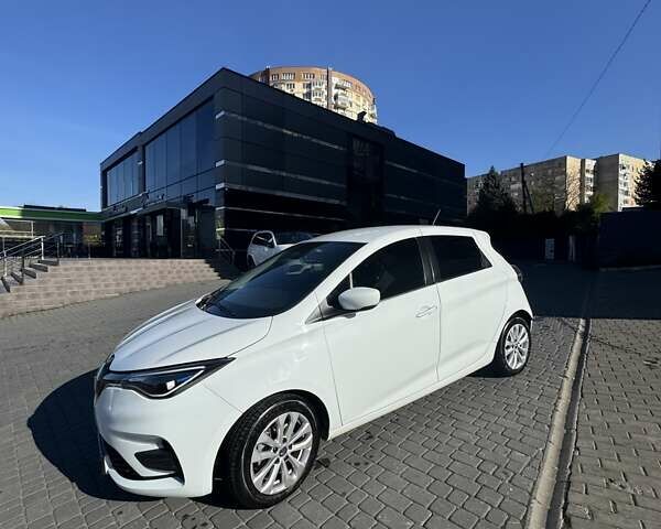 Белый Рено Зое, объемом двигателя 0 л и пробегом 78 тыс. км за 12200 $, фото 1 на Automoto.ua