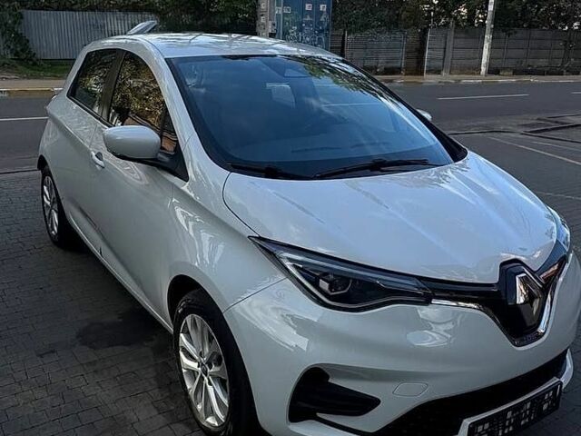 Белый Рено Зое, объемом двигателя 0 л и пробегом 114 тыс. км за 11500 $, фото 1 на Automoto.ua