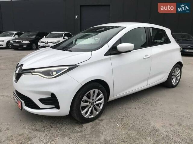 Белый Рено Зое, объемом двигателя 0 л и пробегом 40 тыс. км за 13790 $, фото 1 на Automoto.ua